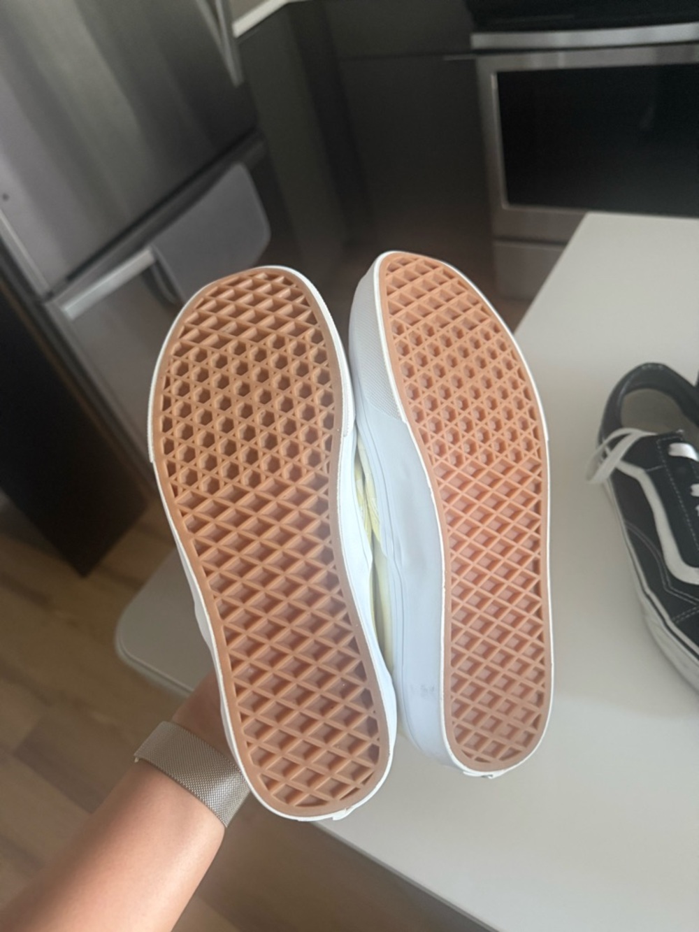 Vans - Picture 3 of 5